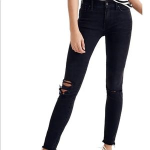 LIKE NEW! Never worn! Perfect condition madewell jeans.